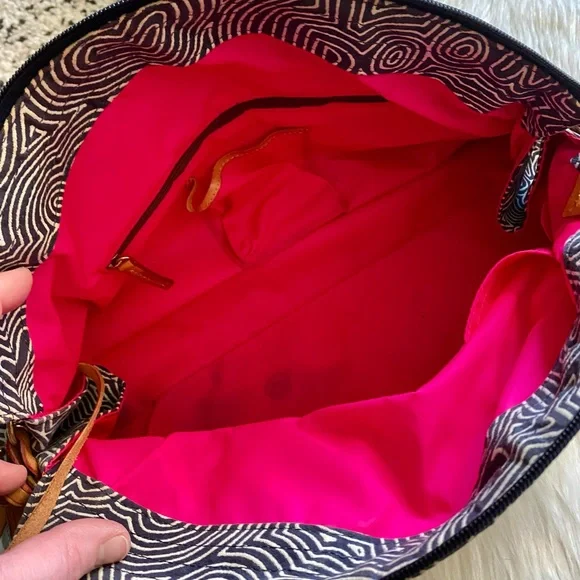 *sold* Dooney & Bourke Doodle Swirl Shoulder Bag - Picture 3 of 15